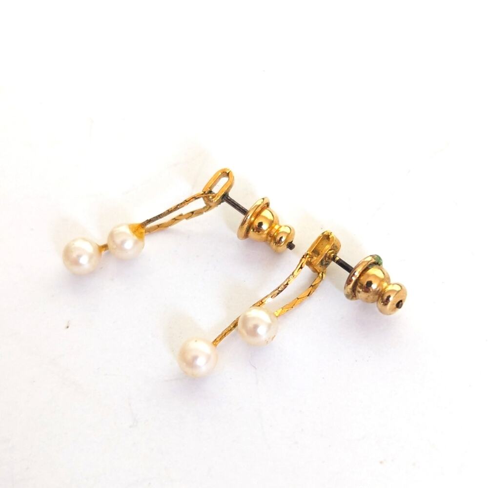 Vintage Marvella Gold Tone Chain Dangle Drop Delicate Dainty Faux Pearl Earrings - Picture 2 of 4